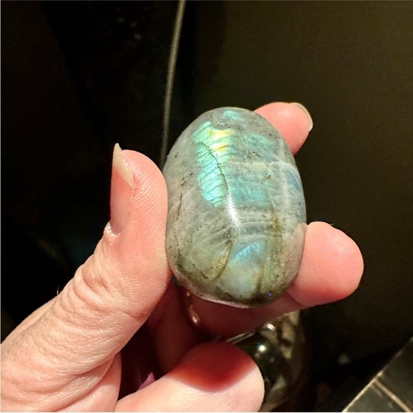 Large Natural Labradorite Worry Stone - Picture 5 of 13